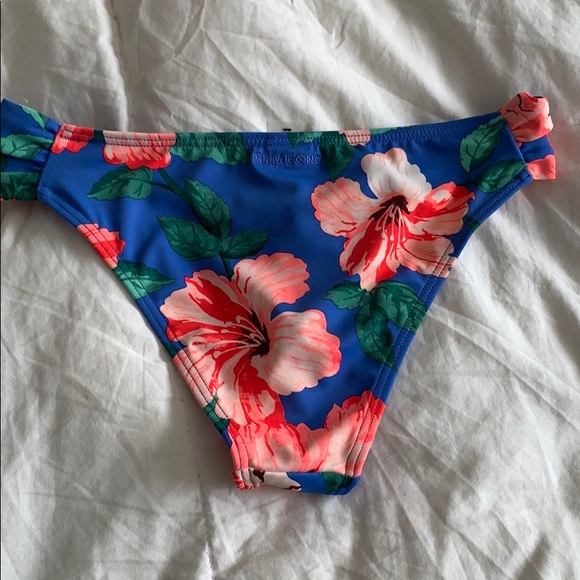 NWT swim bottoms - Picture 3 of 3
